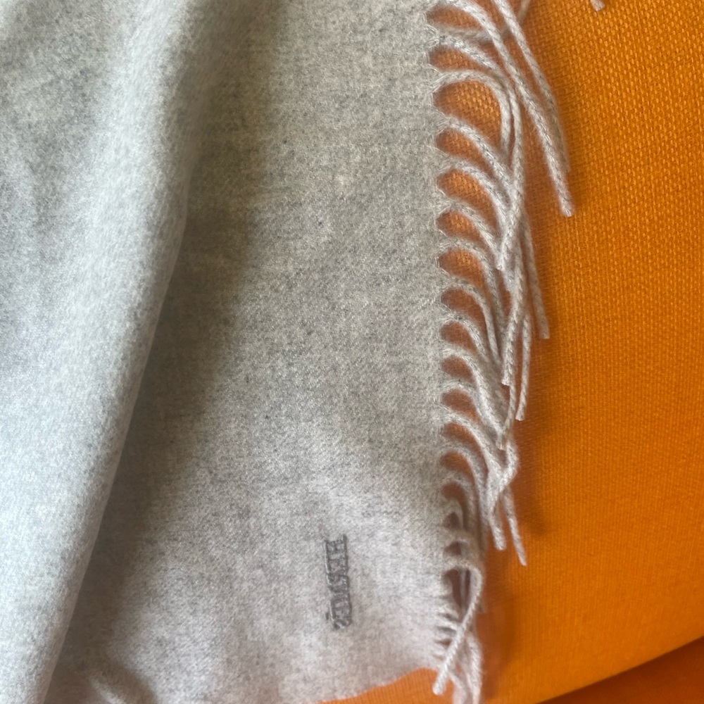 HERMES Gray and Brown Horse reversible   SHAWL - Picture 8 of 9